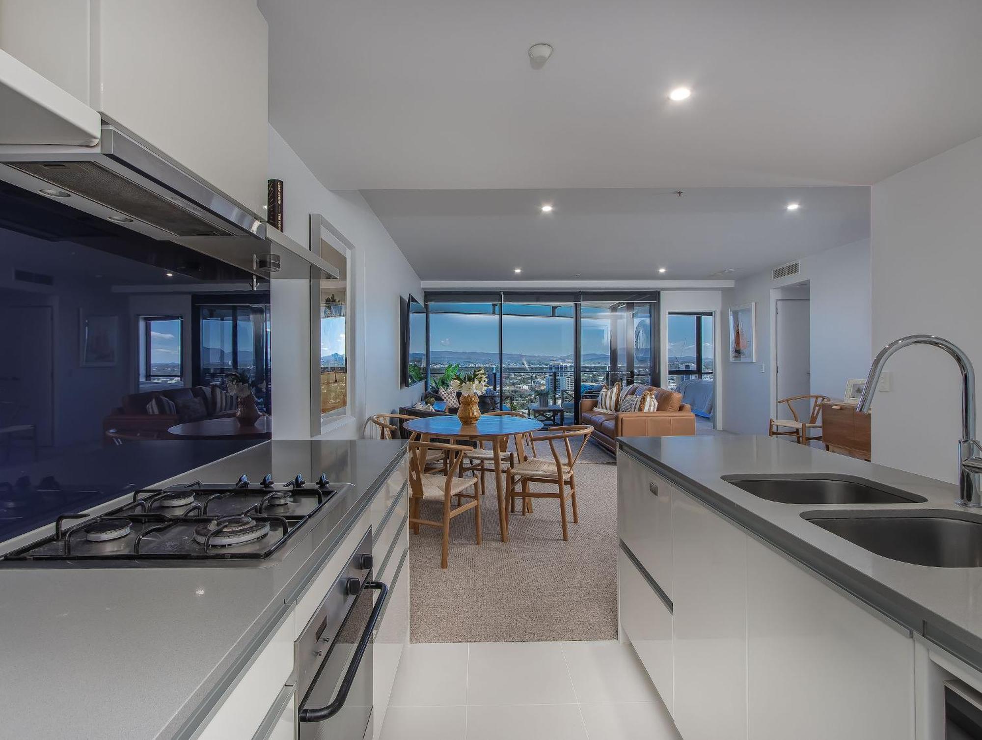 Circle On Cavill - Hosted By Coastal Letting Daire Gold Coast Dış mekan fotoğraf